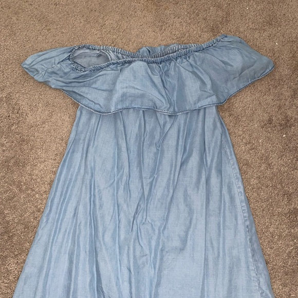 Dresses - Picture 13 of 16